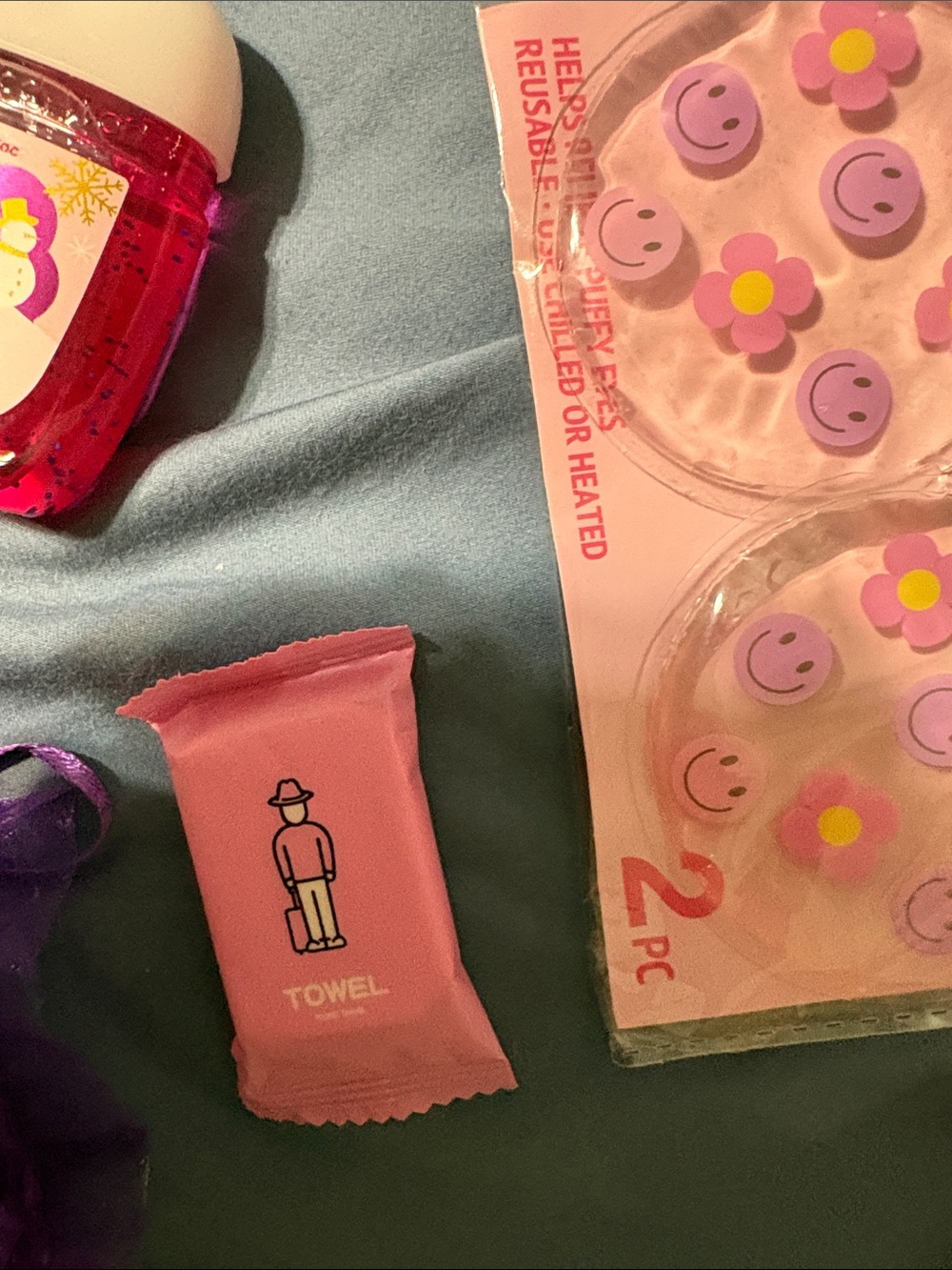 Girls Pink Gift Bag with Pink Accessories Set - Picture 8 of 16